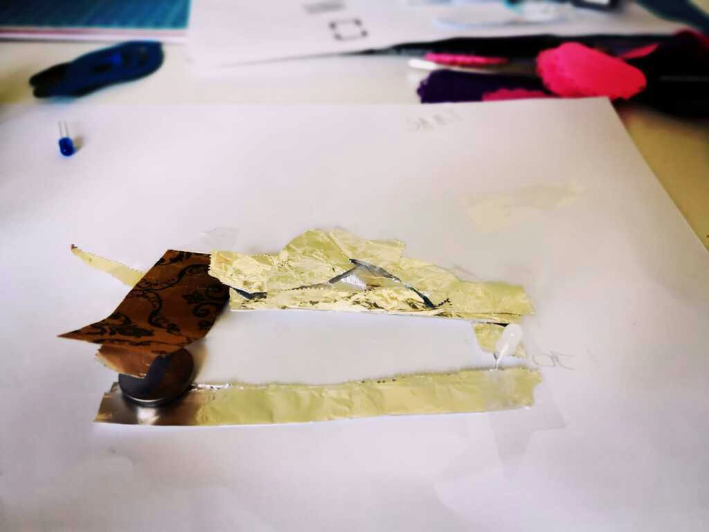 A tinfoil cicuit
